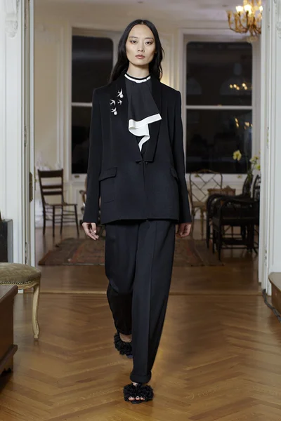 Look 11